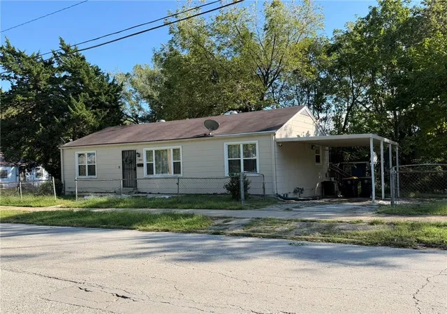 Photo 3 of Single family home for sale at 7200 Indiana Ave, Kansas City, MO 64132 | MLS# 2644527 | Listing updated on 2026-10-05