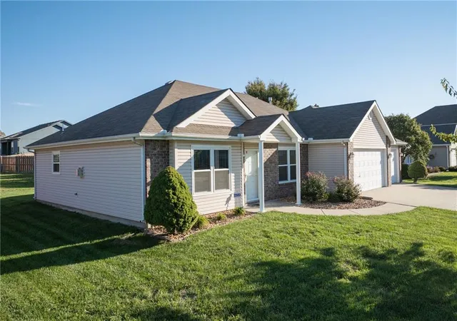 Photo 2 of Single family home for sale at 101 Sun Garden St, Blue Springs, MO 64064 | MLS# 2644535 | Listing updated on 2026-10-08