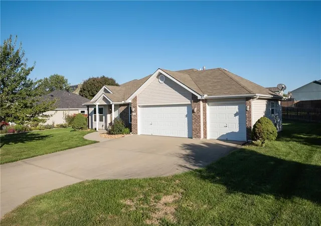 Photo 3 of Single family home for sale at 101 Sun Garden St, Blue Springs, MO 64064 | MLS# 2644535 | Listing updated on 2026-10-08