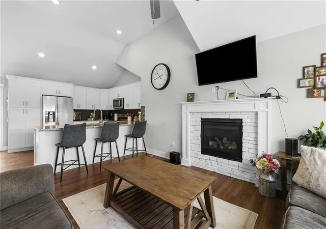 Photo 4 of Single family home for sale at 1904 Hawk View, Harrisonville, MO 64701 | MLS# 2644538 | Listing updated on 2026-10-04