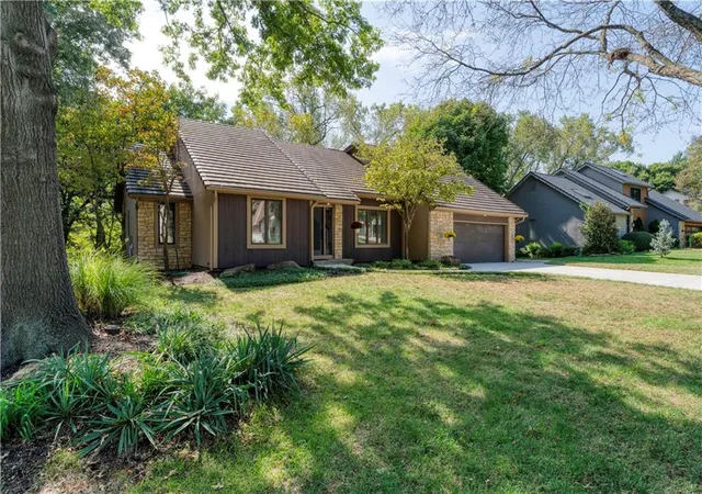 Photo 2 of Single family home for sale at 11269 Hadley St, Overland Park, KS 66210 | MLS# 2644539 | Listing updated on 2026-09-30