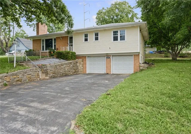 Photo 2 of Single family home for sale at 6526 Garfield Dr, Kansas City, KS 66102 | MLS# 2644540 | Listing updated on 2026-10-01