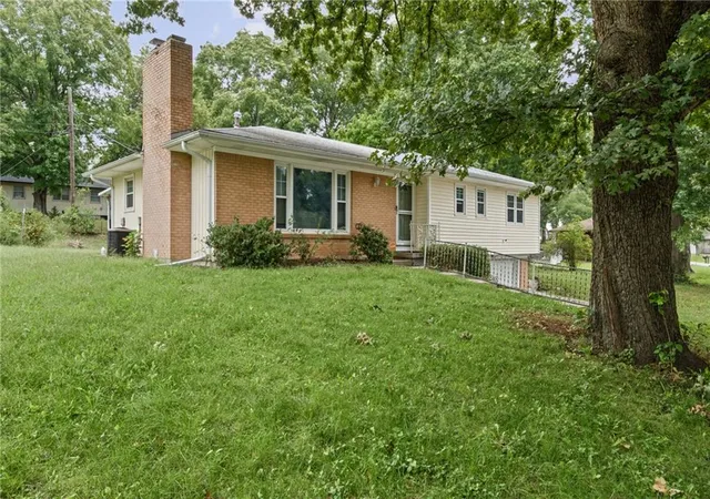 Photo 3 of Single family home for sale at 6526 Garfield Dr, Kansas City, KS 66102 | MLS# 2644540 | Listing updated on 2026-10-01