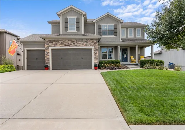 Photo 1 of Single family home for sale at 1613 Sw Whistle, Lees Summit, MO 64082 | MLS# 2644541 | Listing updated on 2026-10-07