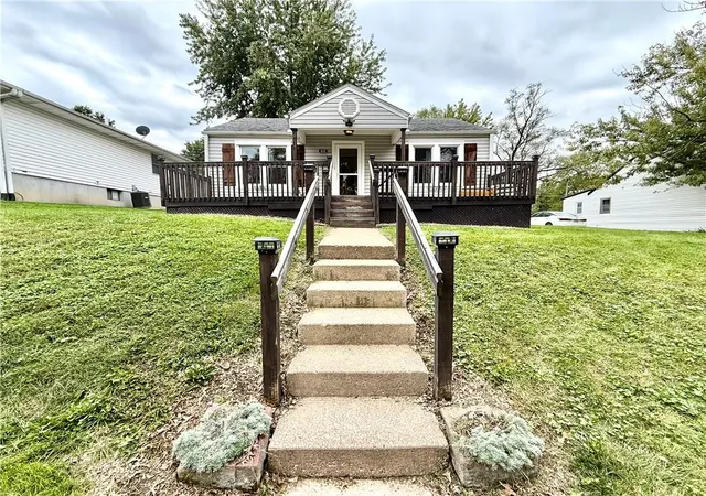 Photo 2 of Single family home for sale at 814 E 2nd Street, Maryville, MO 64468 | MLS# 2644544 | Listing updated on 2026-10-04