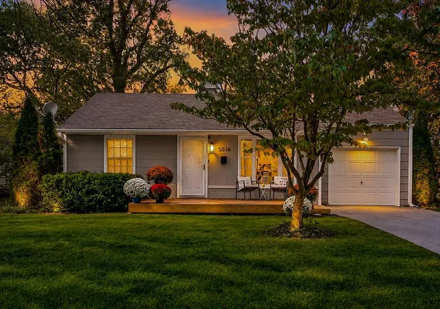 Photo 1 of Single family home for sale at 5516 Hunter St, Raytown, MO 64133 | MLS# 2644545 | Listing updated on 2026-10-17
