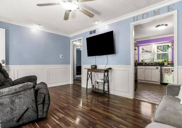 Photo 4 of Single family home for sale at 5516 Hunter St, Raytown, MO 64133 | MLS# 2644545 | Listing updated on 2026-10-17