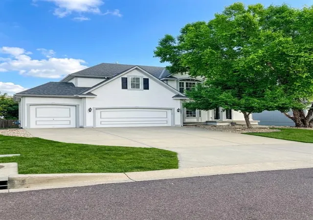 Photo 1 of Single family home for sale at 14001 Noland St, Overland Park, KS 66221 | MLS# 2644546 | Listing updated on 2026-10-07