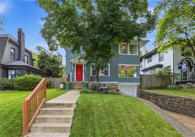 Photo 1 of Single family home for sale at 6133 Brookside Blvd, Kansas City, MO 64113 | MLS# 2644552 | Listing updated on 2026-10-06