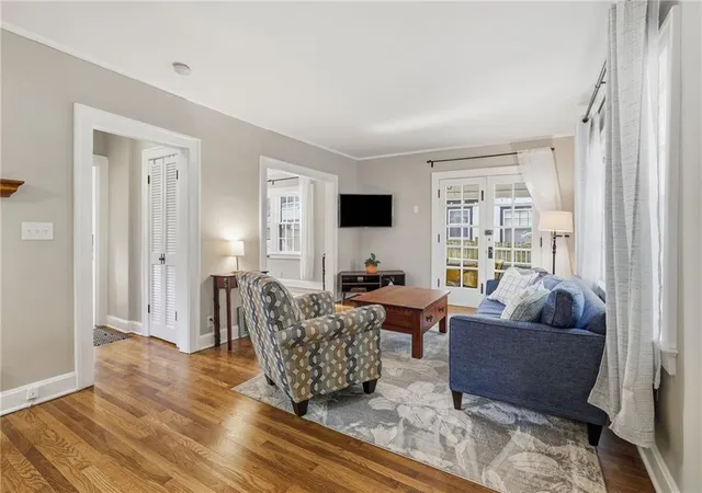 Photo 3 of Single family home for sale at 6133 Brookside Blvd, Kansas City, MO 64113 | MLS# 2644552 | Listing updated on 2026-10-06
