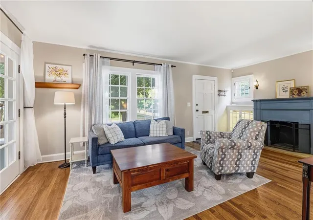 Photo 3 of Single family home for sale at 6133 Brookside Blvd, Kansas City, MO 64113 | MLS# 2644552 | Listing updated on 2026-10-06