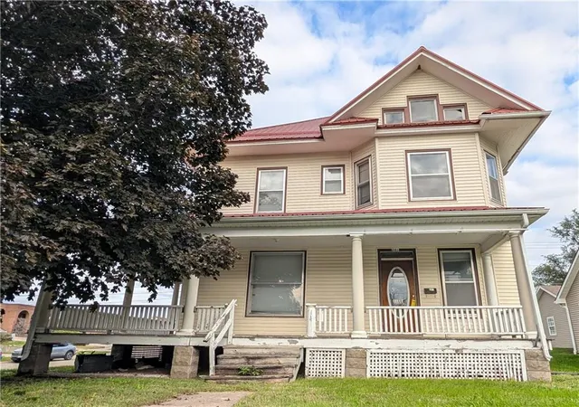 Photo 1 of Single family home for sale at 201 S Buchanan St, Maryville, MO 64468 | MLS# 2644553 | Listing updated on 2026-10-09