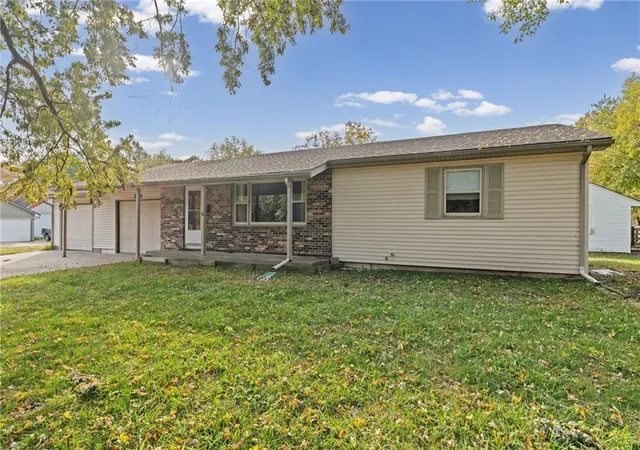 Photo 1 of Single family home for sale at 206 E 11th Street, Ottawa, KS 66067 | MLS# 2644556 | Listing updated on 2026-10-31