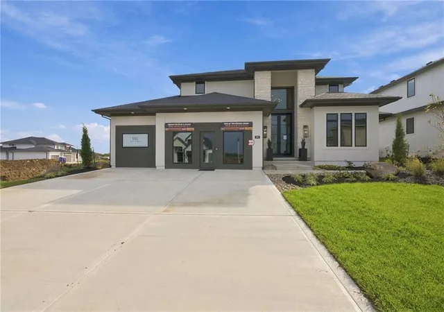 Photo 1 of Single family home for sale at 17601 Knox St, Overland Park, KS 66221 | MLS# 2644557 | Listing updated on 2026-10-09