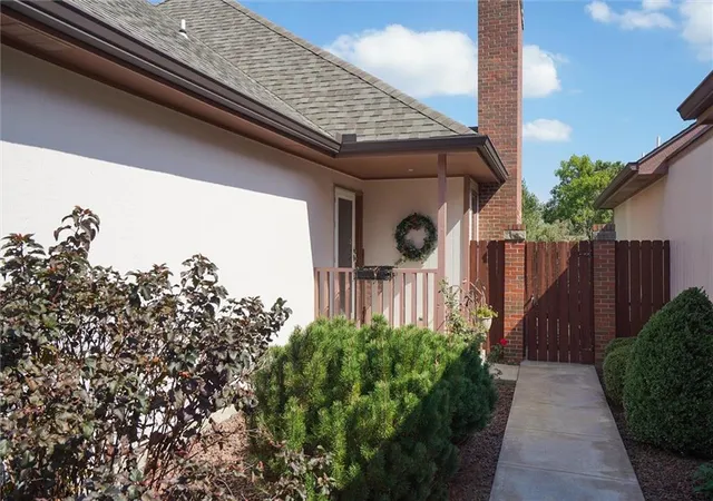Photo 3 of Sale Pending at 2422 Sw Brookhaven Ln #23, Topeka, KS 66614 | MLS# 2644559 | Listing updated on 2026-10-04