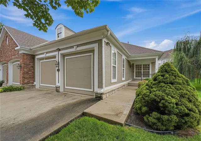 Photo 2 of Townhouse for sale at 3619 S Bolger Ct, Independence, MO 64055 | MLS# 2644569 | Listing updated on 2026-10-07