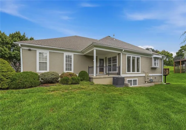 Photo 3 of Townhouse for sale at 3619 S Bolger Ct, Independence, MO 64055 | MLS# 2644569 | Listing updated on 2026-10-07