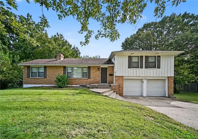 Photo 1 of Single family home for sale at 6005 Laurel Ave, Raytown, MO 64133 | MLS# 2644571 | Listing updated on 2026-10-01
