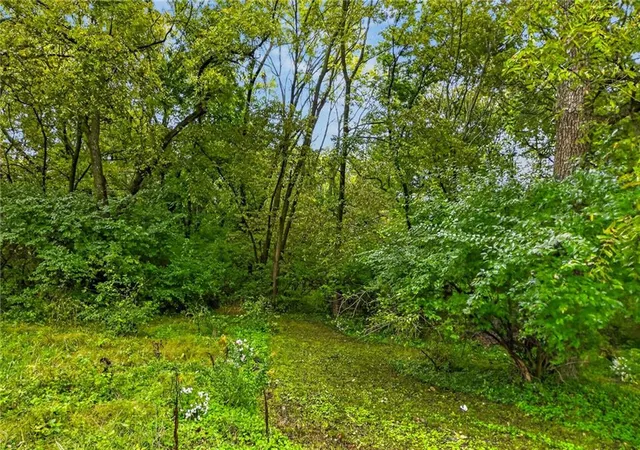 Photo 4 of Single family home for sale at 6813 Manchester Ave, Kansas City, MO 64133 | MLS# 2644577 | Listing updated on 2026-10-02