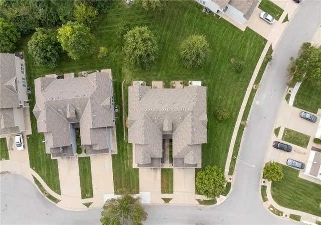 Photo 2 of Townhouse for sale at 4607 Ne 83rd Terrace, Kansas City, MO 64119 | MLS# 2644580 | Listing updated on 2026-10-07