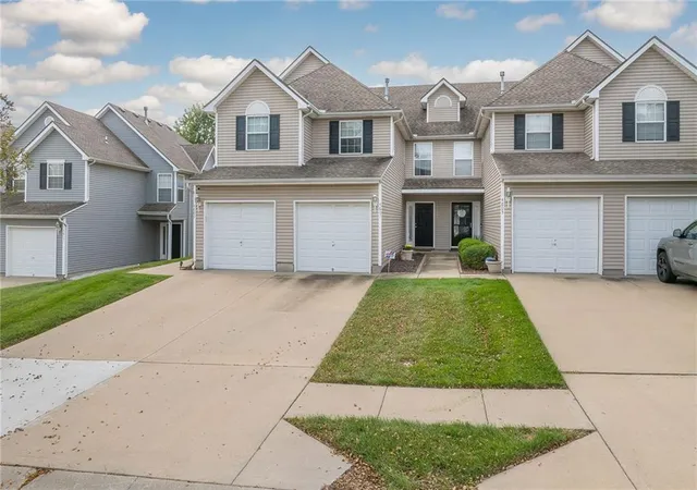 Photo 1 of Townhouse for sale at 4607 Ne 83rd Terrace, Kansas City, MO 64119 | MLS# 2644580 | Listing updated on 2026-10-07