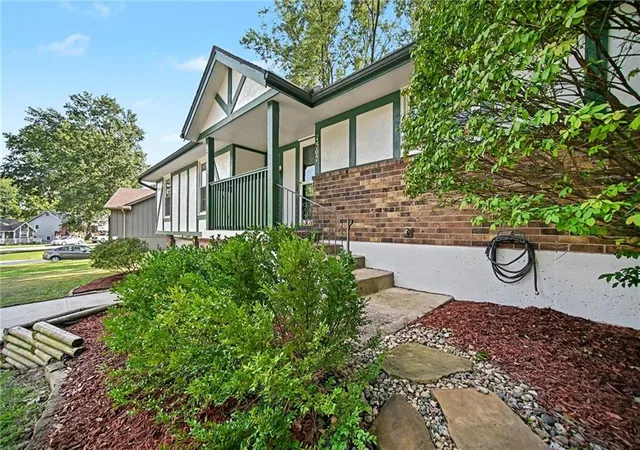 Photo 3 of Single family home for sale at 1507 Baker St, Liberty, MO 64068 | MLS# 2644583 | Listing updated on 2026-10-10