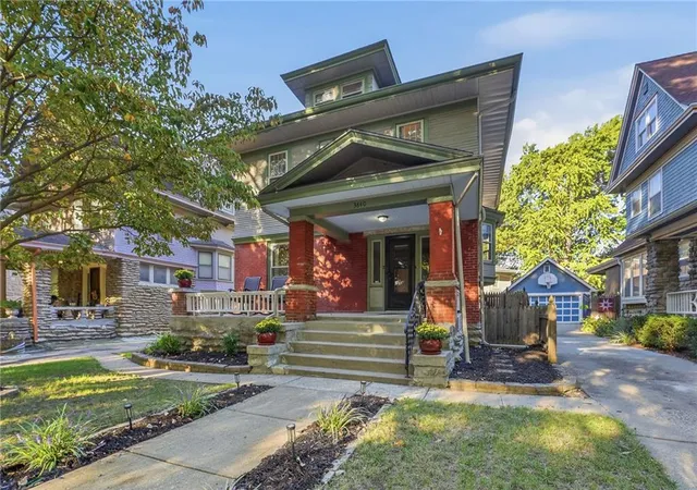 Photo 1 of Single family home for sale at 3840 Campbell St, Kansas City, MO 64109 | MLS# 2644587 | Listing updated on 2026-10-09