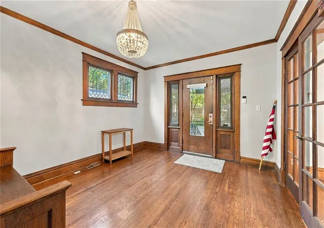 Photo 4 of Single family home for sale at 3840 Campbell St, Kansas City, MO 64109 | MLS# 2644587 | Listing updated on 2026-10-09