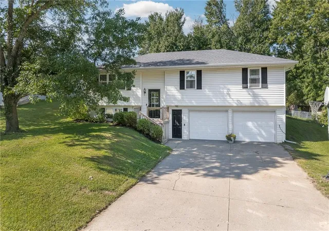 Single family home for sale at 6214 N 23rd Street Ter, Country Club, MO 64505 | MLS# 2644591