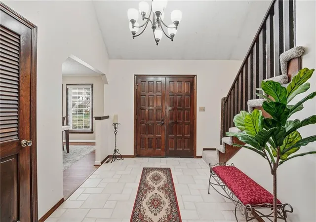 Photo 4 of Sale Pending at 400 NE Dogwood Ln, Lees Summit, MO 64086 | MLS# 2644594 | Listing updated on 2026-10-05