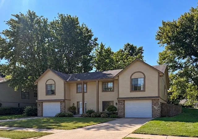 Multi family home for sale at 313-315 NW Gibson Rd, Lees Summit, MO 64063 | MLS# 2644597