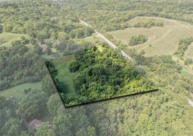 Photo 3 of Land for sale at Waldron Hts Lot 2, Parkville, MO 64152 | MLS# 2644599 | Listing updated on 2026-09-29