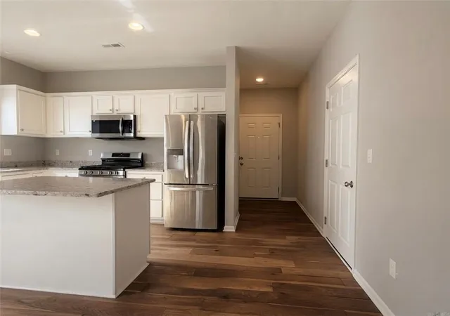 Photo 3 of Single family home for sale at 7712 Nw 124 Street, Kansas City, MO 64163 | MLS# 2644602 | Listing updated on 2026-10-01