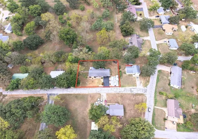 Photo 3 of Sale Pending at 837 Woodlawn Dr, Warsaw, MO 65355 | MLS# 2644607 | Listing updated on 2026-10-04