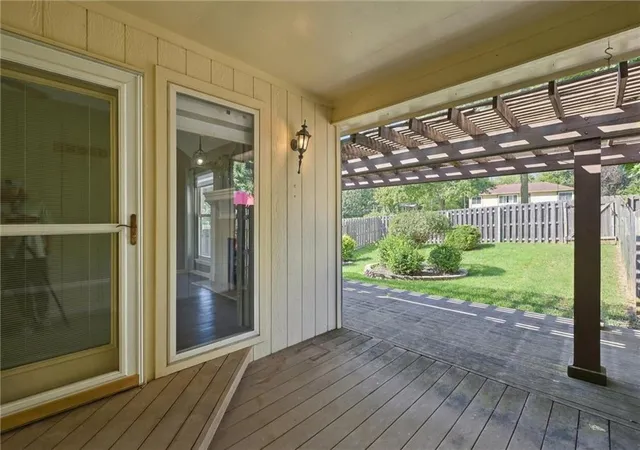 Photo 32 of Sale Pending at 8310 N Barclay Cir, Kansas City, MO 64118 | MLS# 2644614 | Listing updated on 2026-10-05