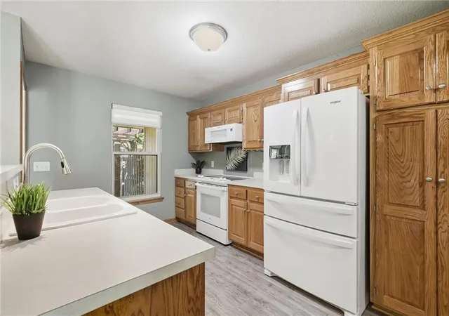 Photo 4 of Sale Pending at 8310 N Barclay Cir, Kansas City, MO 64118 | MLS# 2644614 | Listing updated on 2026-10-05