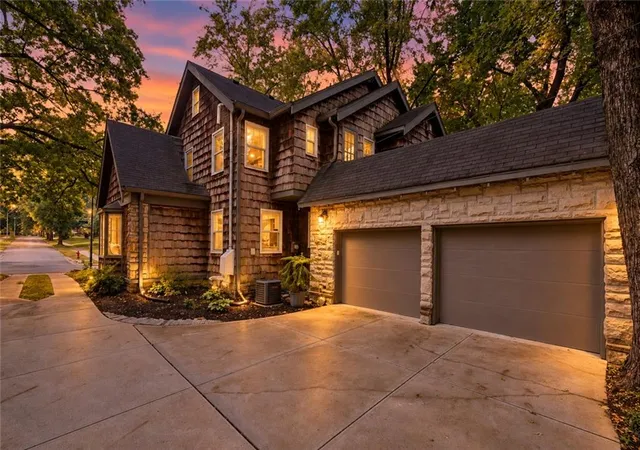Photo 2 of Single family home for sale at 1216 W 73rd Street, Kansas City, MO 64114 | MLS# 2644619 | Listing updated on 2026-10-03