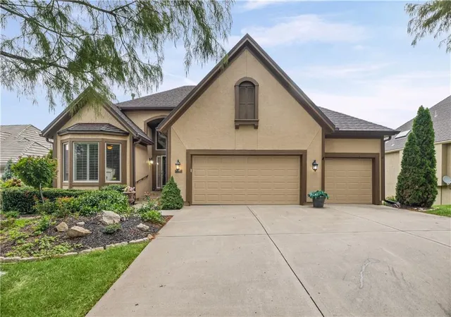 Photo 2 of Single family home for sale at 20306 W 99th Terrace, Lenexa, KS 66220 | MLS# 2644622 | Listing updated on 2026-10-03