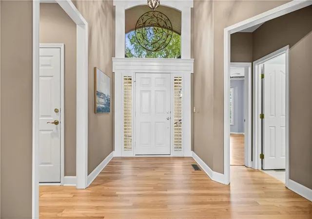 Photo 4 of House for sale at 20306 W 99th Terrace, Lenexa, KS 66220 | MLS# 2644622 | Listing updated on 2026-10-03