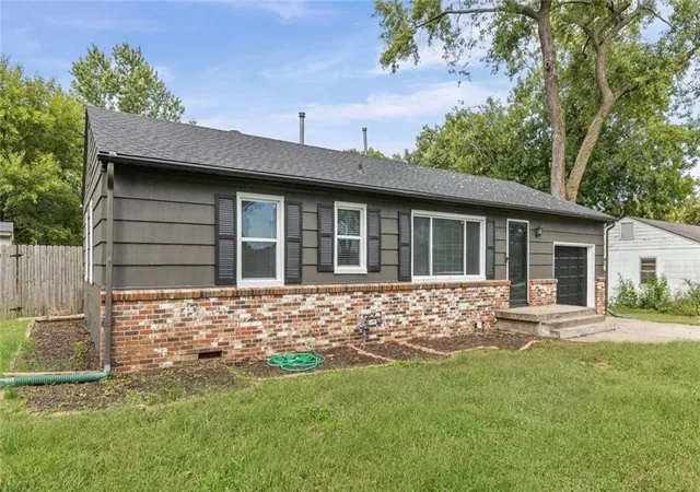 Photo 2 of Single family home for sale at 11804 Lawndale Ave, Kansas City, MO 64137 | MLS# 2644623 | Listing updated on 2026-10-01