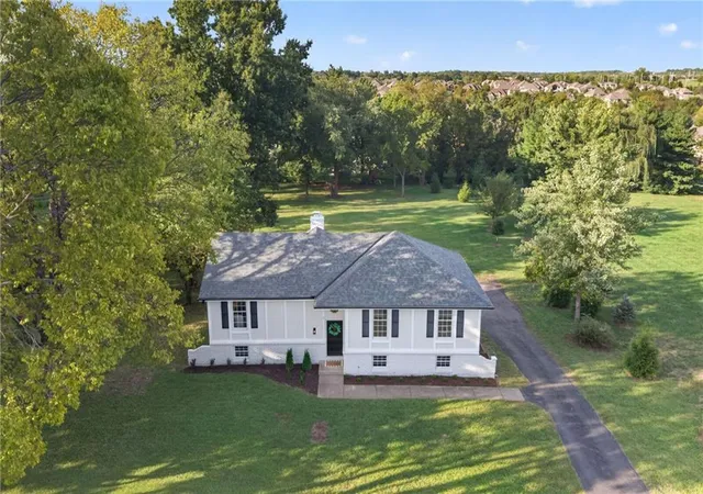 Photo 3 of Sale Pending at 10610 W 170th Terrace, Overland Park, KS 66221 | MLS# 2644625 | Listing updated on 2026-10-07