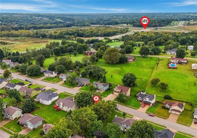 Photo 3 of Single family home for sale at 1711 Sunset Dr, Kearney, MO 64060 | MLS# 2644626 | Listing updated on 2026-10-06