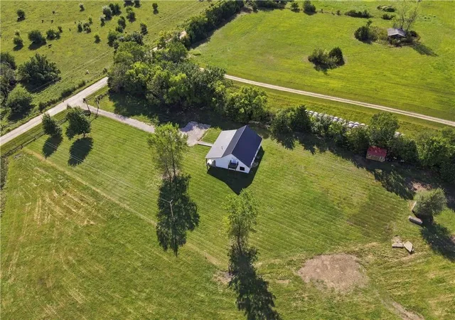 Photo 4 of Single family home for sale at 14708 46th Street, Perry, KS 66073 | MLS# 2644630 | Listing updated on 2026-10-01