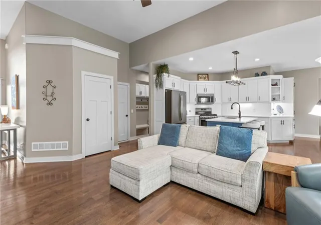 Photo 2 of Single family home for sale at 5866 S National Dr, Kansas City, MO 64152 | MLS# 2644631 | Listing updated on 2026-10-10