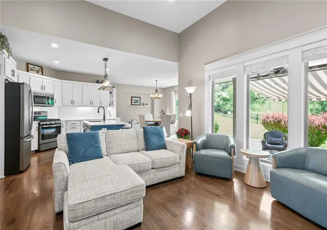 Photo 3 of Single family home for sale at 5866 S National Dr, Kansas City, MO 64152 | MLS# 2644631 | Listing updated on 2026-10-10