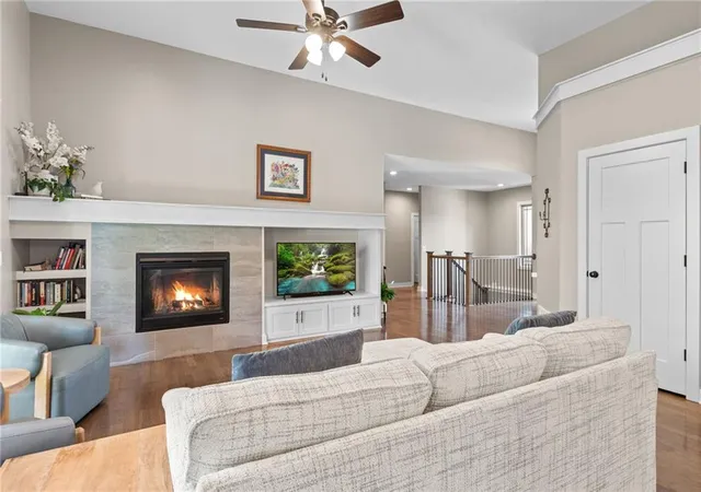 Photo 4 of Single family home for sale at 5866 S National Dr, Kansas City, MO 64152 | MLS# 2644631 | Listing updated on 2026-10-10