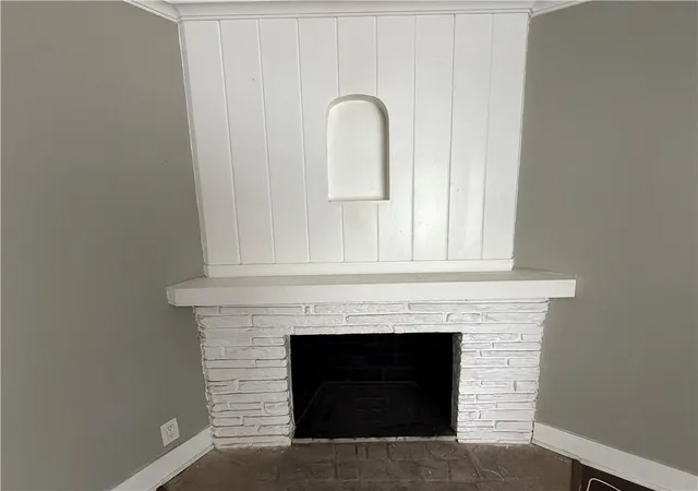 Photo 3 of Sale Pending at 7606 Ward Pkwy, Kansas City, MO 64114 | MLS# 2644634 | Listing updated on 2026-10-01