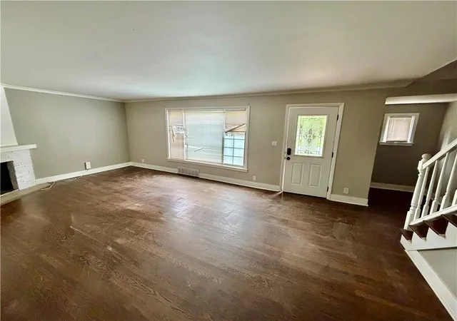 Photo 4 of Sale Pending at 7606 Ward Pkwy, Kansas City, MO 64114 | MLS# 2644634 | Listing updated on 2026-10-01