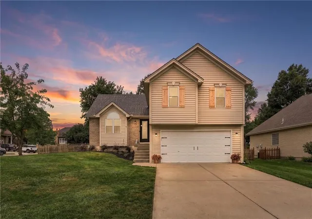 Photo 1 of Single family home for sale at 1104 Regency Dr, Kearney, MO 64060 | MLS# 2644636 | Listing updated on 2026-10-03