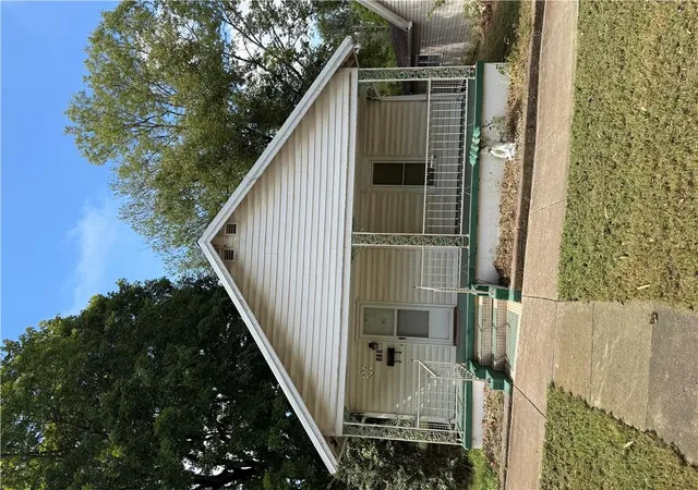 Photo 1 of Sale Pending at 124 S Barbee St, Fort Scott, KS 66701 | MLS# 2644639 | Listing updated on 2026-10-03